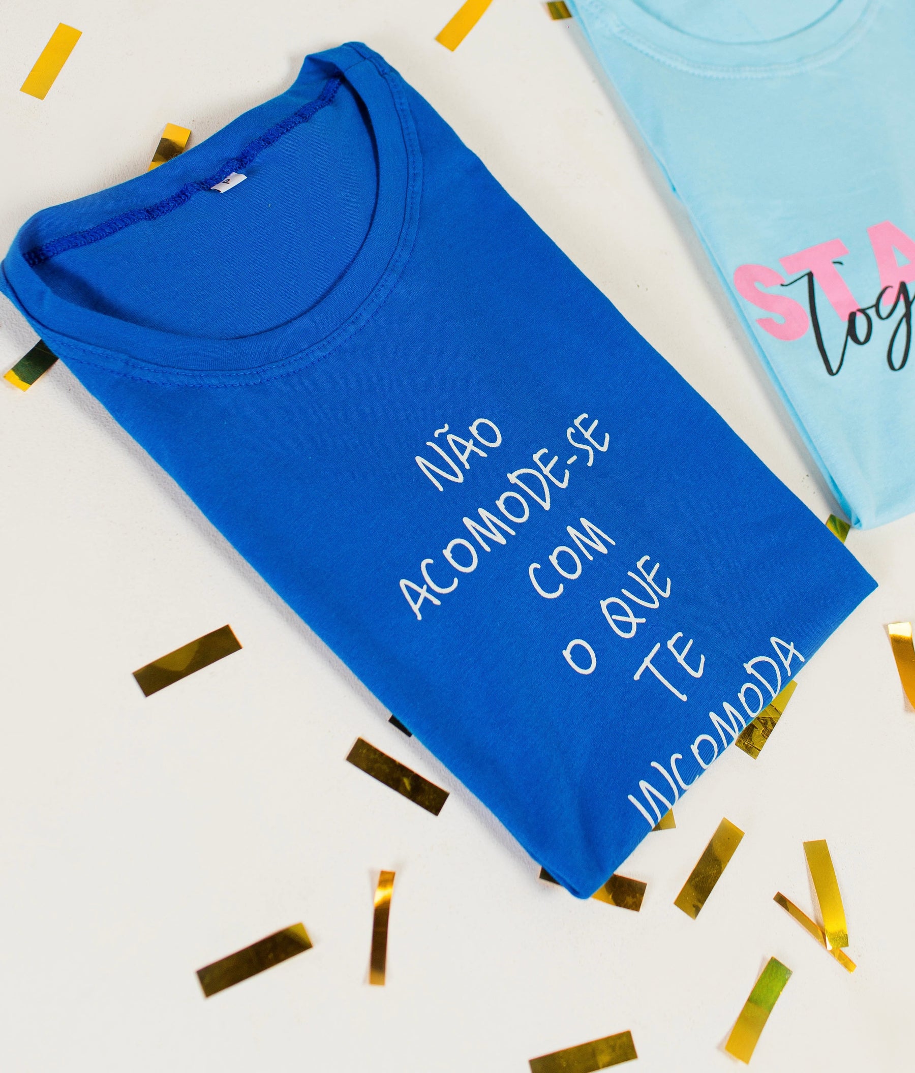 T-SHIRT AZUL ROYAL - NÃO SE ACOMODE