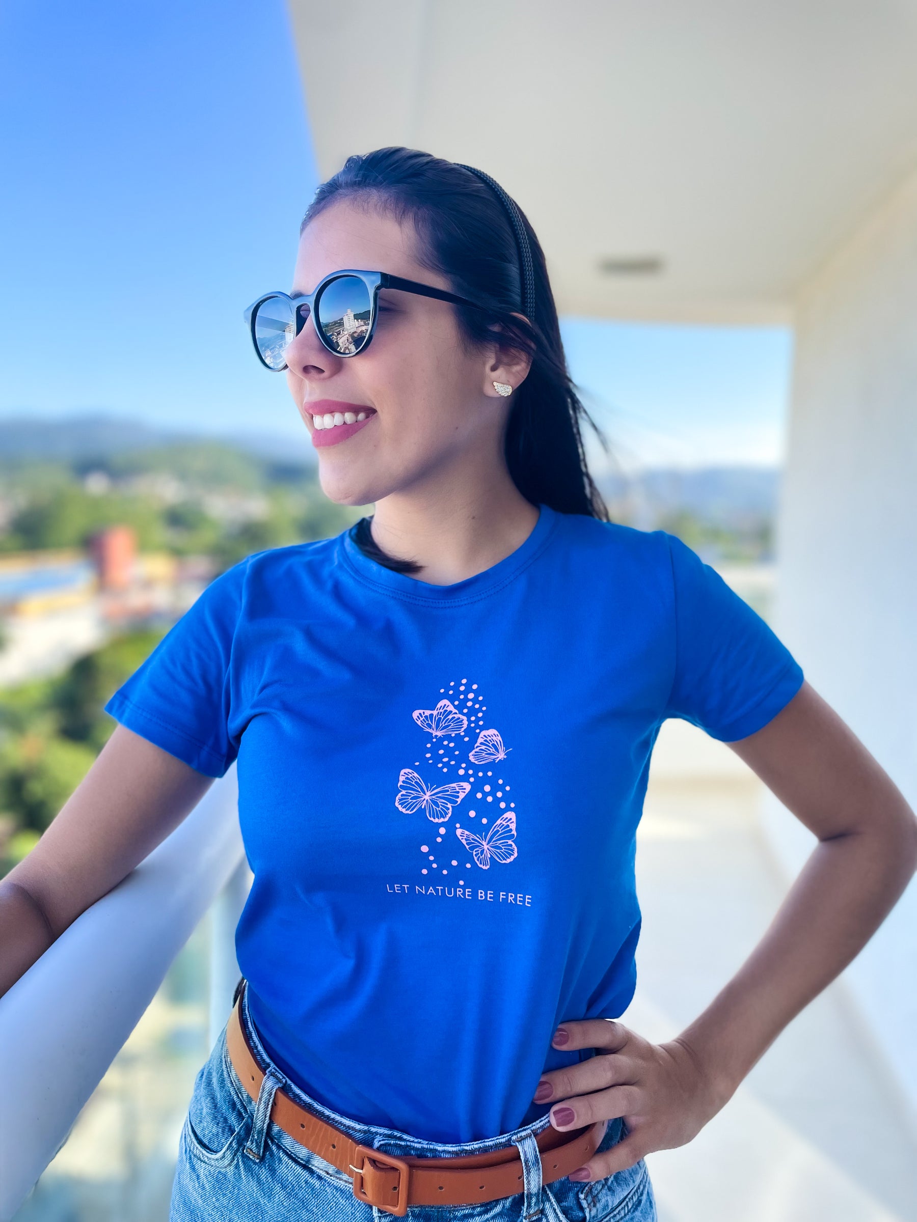 T-SHIRT AZUL ROYAL-BORBOLETA